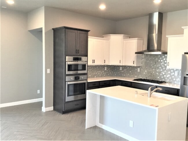 Photo - 2406 Lynn Rd SE