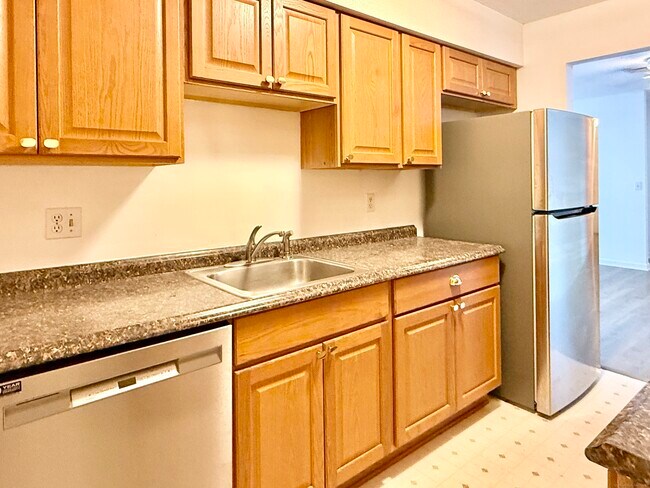 Photo - 9 Concorde Way Unit B3