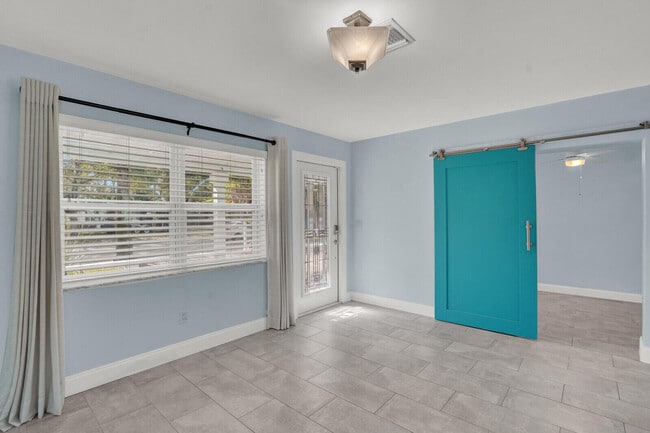 Photo - 501 SW 8th St