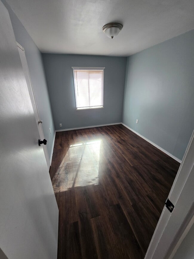 Photo - 1702 Wakefield Dr NE