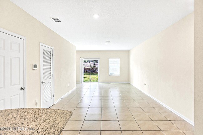 Photo - 365 Coastline Wy