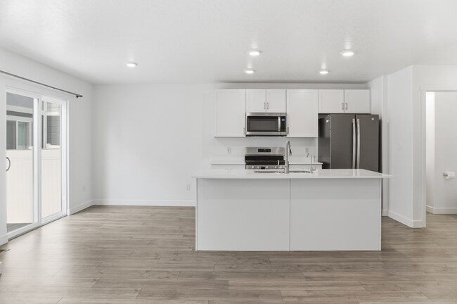 Photo - 367 Navigator Ct