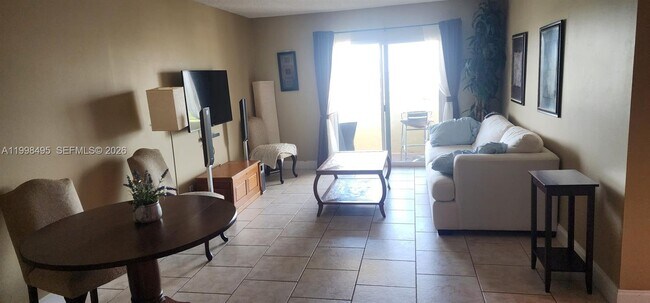 Photo - 900 NE 18th Ave Unit 1103