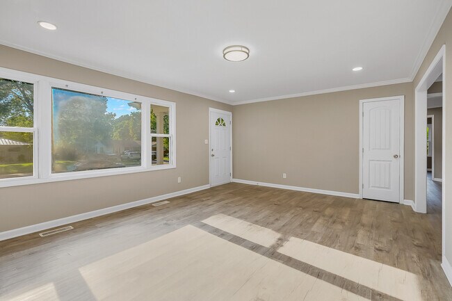 Photo - 6510 Sheri Dr NW