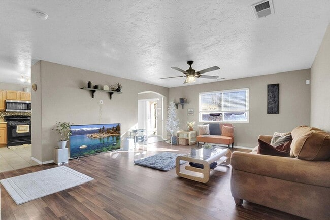 Photo - Spacious 3/3 close to NASA / WSMR