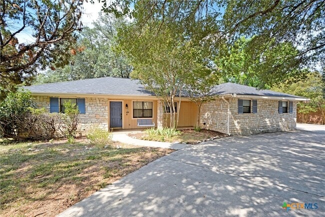Photo - 1215 Clearwater Dr House