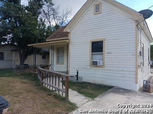 1322 W Hutchins Pl