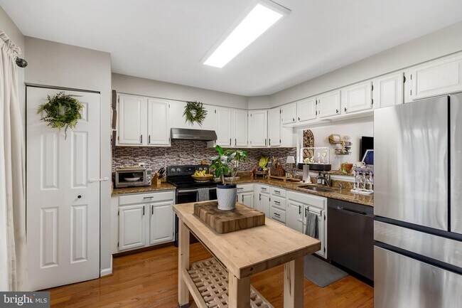 Photo - 3964 Forest Valley Rd