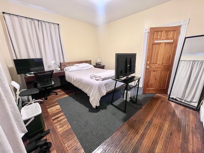 206 California Ave Unit 204C-1
