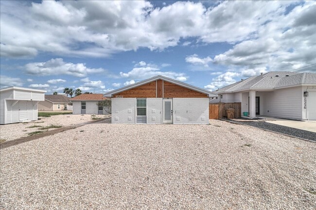 Photo - 15222 Cruiser St