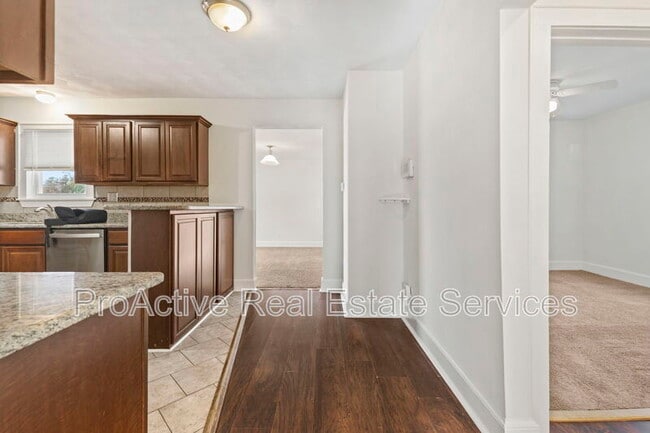 Photo - 1018 Wolcott Ave Unit B