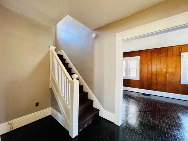 Photo - Beautifully finished 3 bedroom home for rent - Akron OH