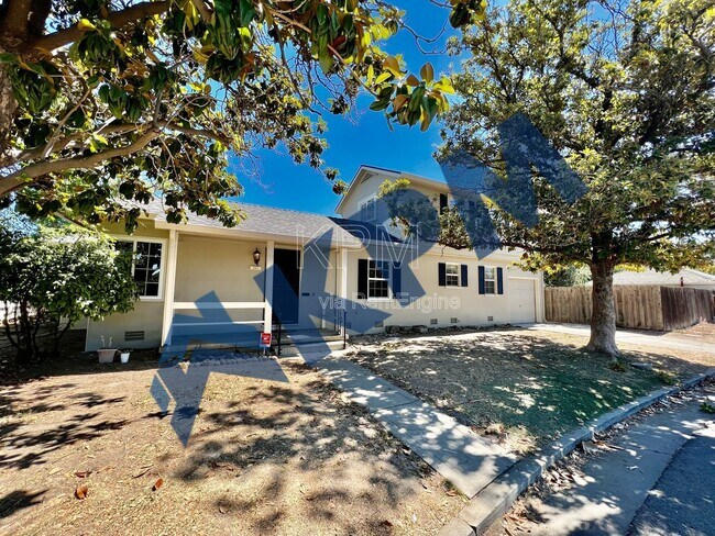 Photo - 401 W Mariposa Ave