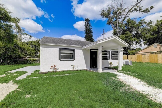 2600 S Crystal Lake Dr