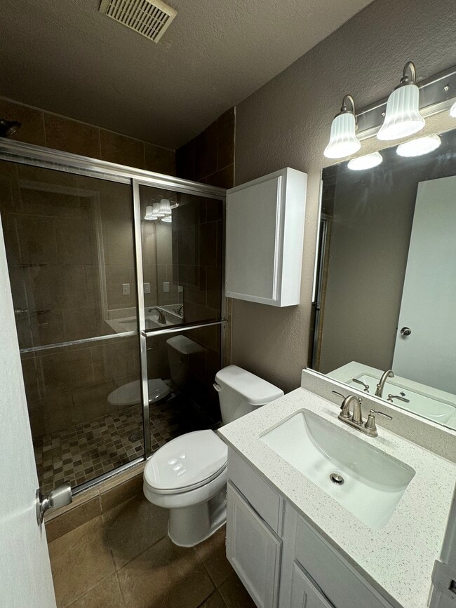 Photo - 722 Stonecroft Cir