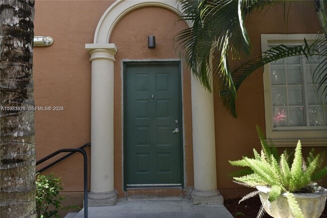 Photo - 2961 NE 185th St