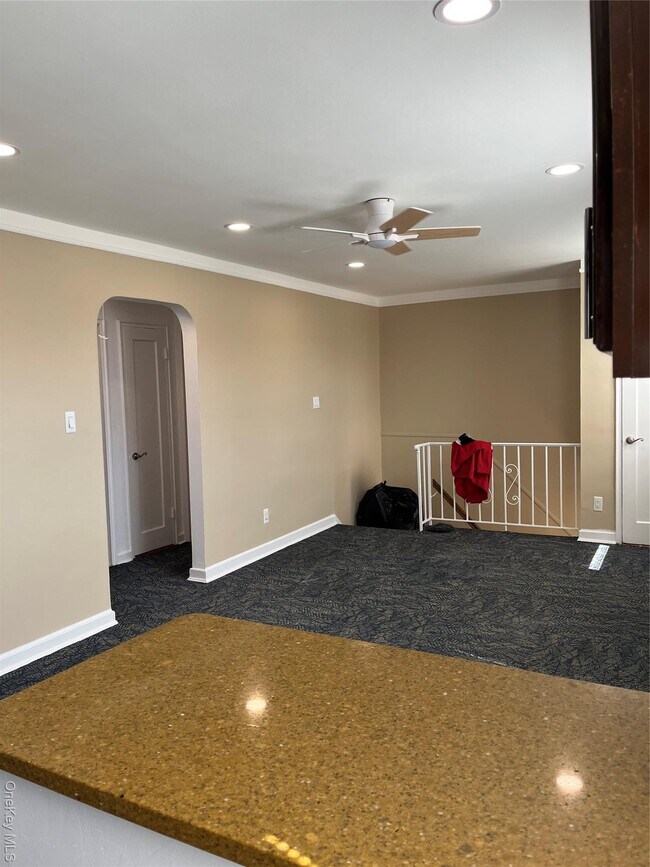 Photo - 72-05 Little Neck Pkwy Unidad 113B