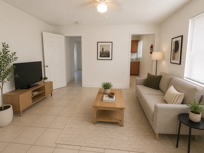 5731 Flagler Street Unidad 3