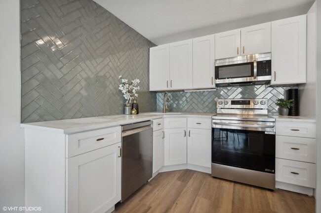 Photo - 5455 N Sheridan Rd Unit 1711