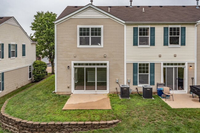 Photo - 4839 Heritage Heights Cir