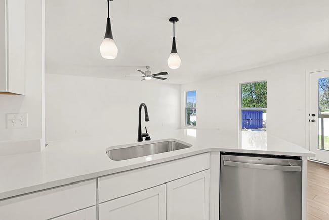 Building Photo - 43 Fairmount Grv Dr
