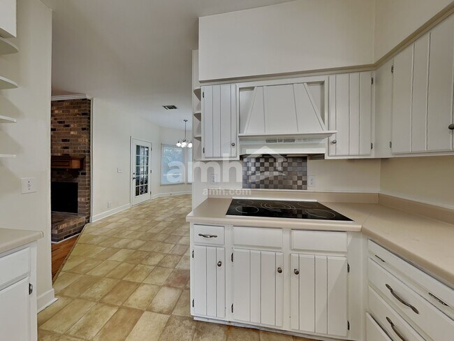 Photo - 7012 Poplar Creek Trce