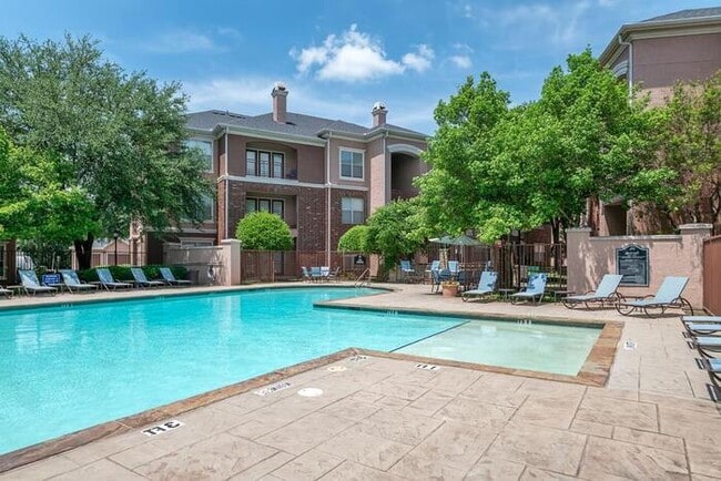 Photo - 645 N Town E Blvd Unidad b1