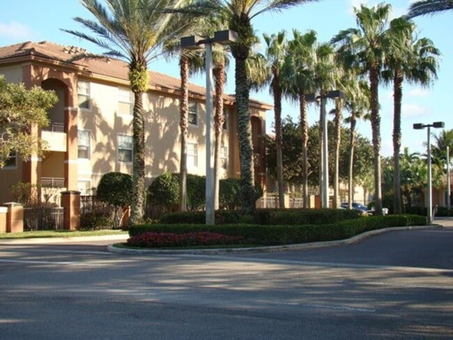 Building Photo - Limited Time: up to 2-Months FREE + Waived App Fee + Waived Utility Connection Fee Unit 10126-B2 - New Yorker