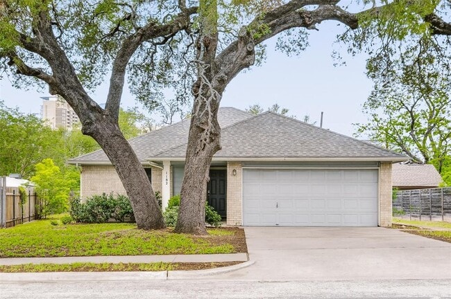 Photo - 1182 Waller St