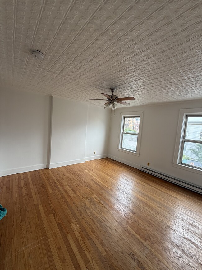 Dormitorio grande - 147 Ferry St