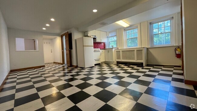 Building Photo - 425 S 46th St Rental