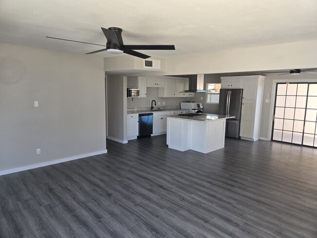 Photo - 1804 Kirby Ct NE