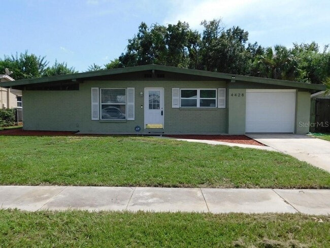 Building Photo - 4428 W Varn Ave Rental