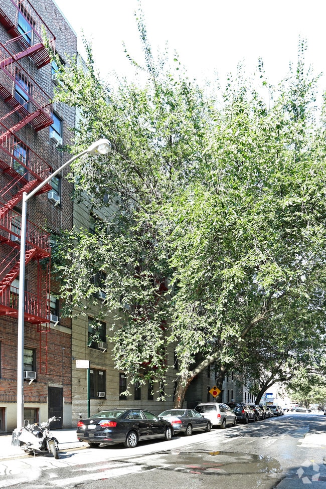 30 Dongan Place