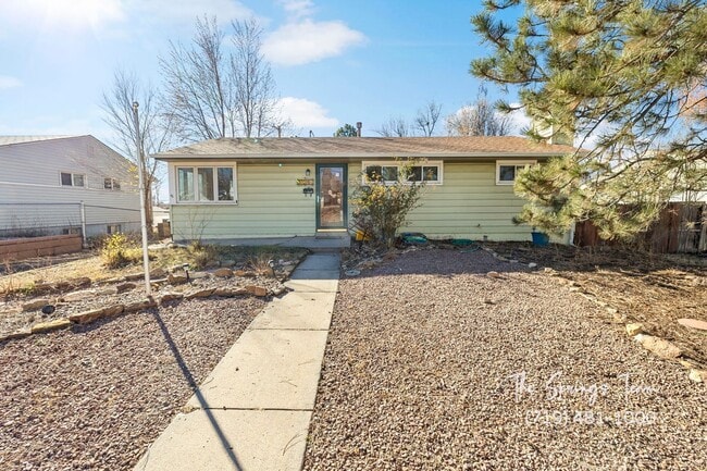 Building Photo - CUTE 3BD RANCHER WITH CHARACTER IN CENTRAL COLORADO SPRINGS - Security Deposit Waiver Available