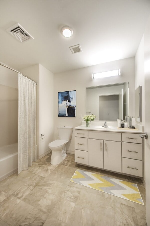 Photo - 100 Cabot St