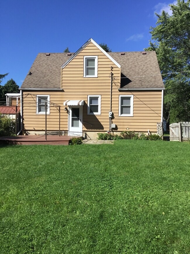 311 Dawn Ave House House Rental in Rockford, IL