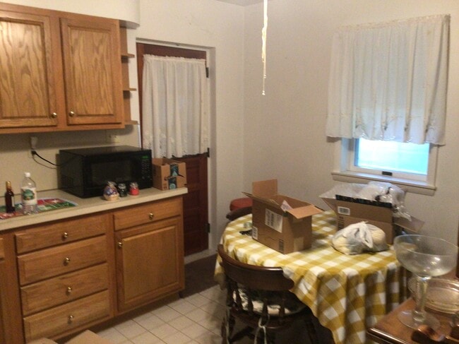 Photo - 865 Grant St