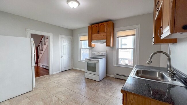 Building Photo - Remodeled Single Family House