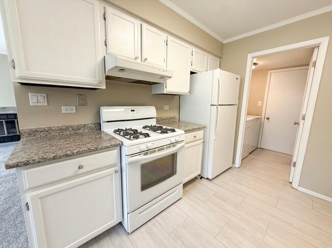 Photo - 1344 Barclay Ln