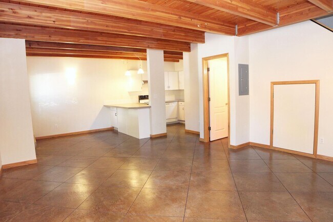 Photo - 209 W Mulberry St Unit #7