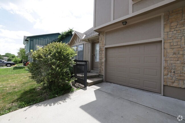 Building Photo - 6809 W 149th Terrace Rental