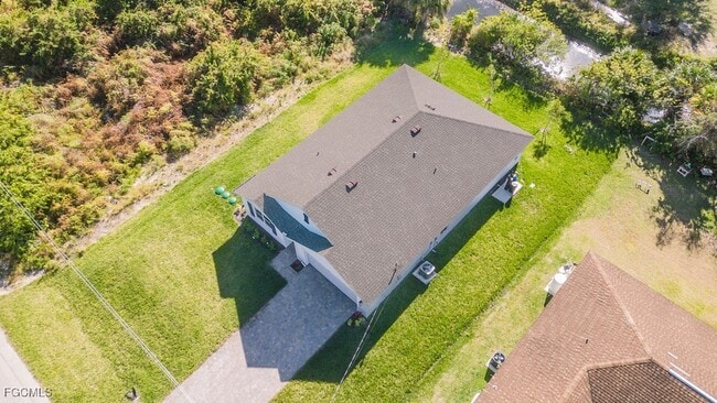 Photo - 553 Kingsbury Ln