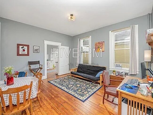Photo - 907 Columbia St Unit Apartment 2
