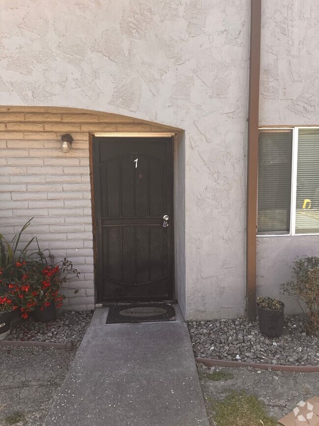 Building Photo - 1224 Dana Dr Unit # 7 Rental
