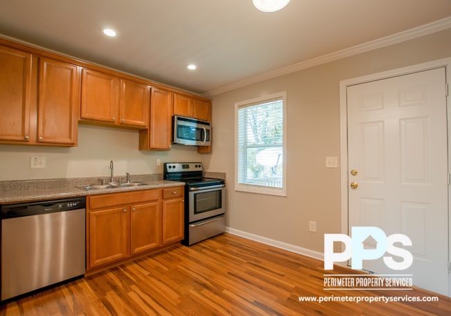 Photo - 2145 Bolton Rd NW