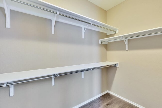 Photo - 1709 Uhland Dr