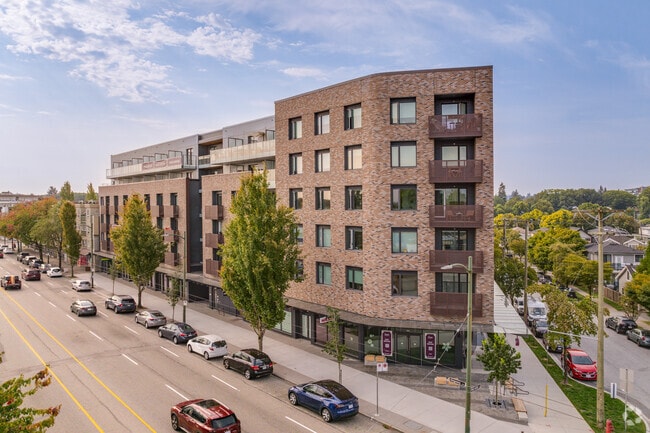 Building Photo - The Hyland