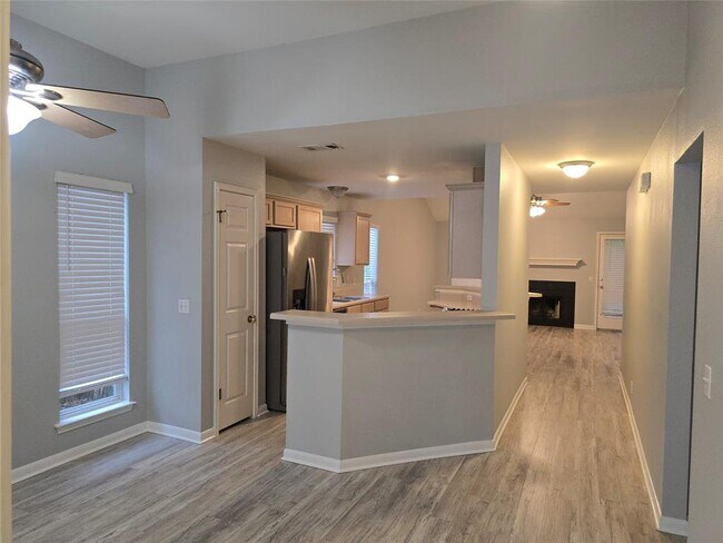 Photo - 4911 Edenbourgh Ln