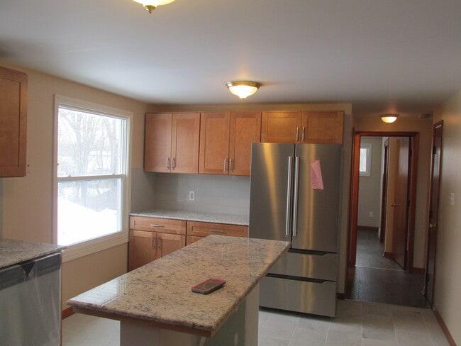 kitchen - 101 Dale Dr Unit upper